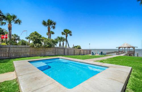 Bayfront Home with Private Pool, Pier, and Firepit - Foto 25