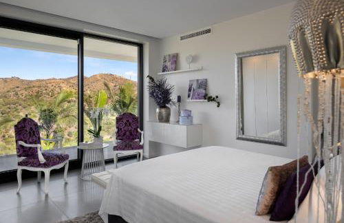 4-Bedroom Modern Villa with Sea View - Photo 28