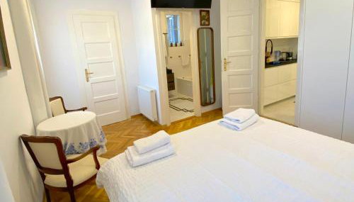 Zagreb City Center 2BR Designer Loft by ArtSpace - Foto 4, towels, wardrobe