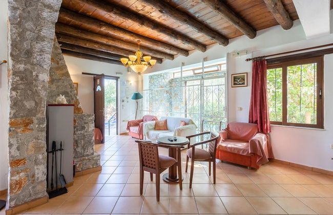 Villa Tzina Large Private Pool Walk to Beach A C Wifi Car Not Required - 1604 - Foto 22