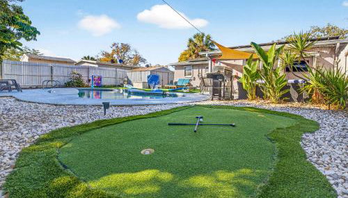 Family Putting Green Oasis BBQ Cornhole Heated Pool - Foto 3
