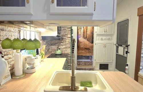 1 Large Bedroom Outdoor Patio - Photo 38