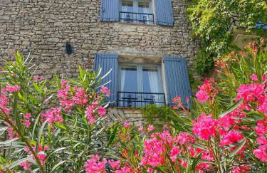 La Terrasse - Entire townhouse in hilltop village - Foto 1