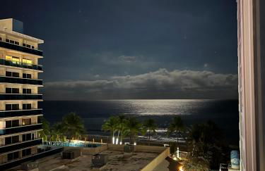 Oceanview on SAND located in Ocean Manor Resort Fort Lauderdale Beach 2 bed 2 bath spacious corner unit partial ocean view - Foto 58