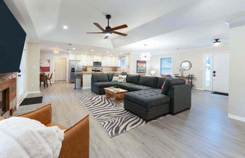 15 Min to UA Private Heated Pool Huge Yard Luxe Master - Foto 1