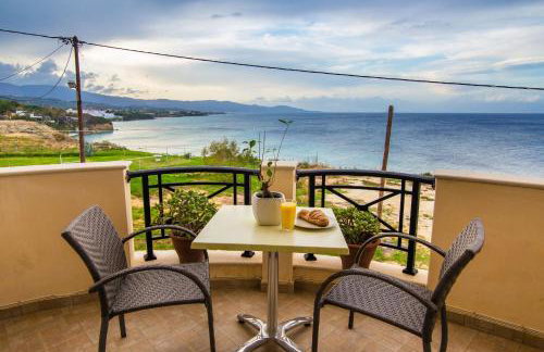 Kondarini Sea View Villa, Just 290m from the beach, by ZanteWize - Foto 48