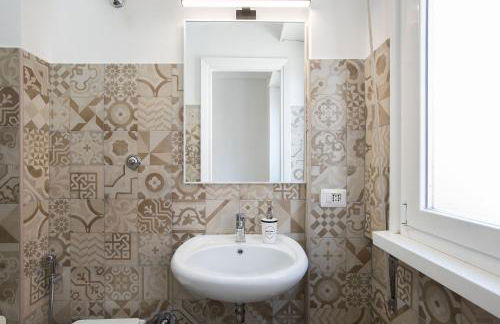 Ampio appartamento familiare Metro A a 50m - Foto 59