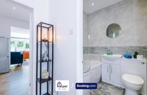 Lux Stay at Buckley 4BR Sleeps-10 7 Beds - Foto 40