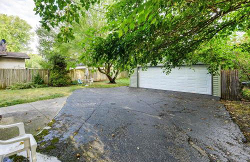 6 Mi to Naval Base Spacious Waukegan Home with Yard - Foto 24