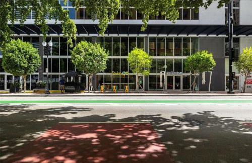 Art-filled Loft 180 Views, Rooftop Pool, Parking - Foto 15