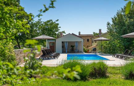 Family Casa Ida with pool and grill in Groznjan - Foto 12