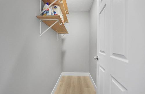 Cute Delightfully Remodeled Spacious Condo condo - Foto 24