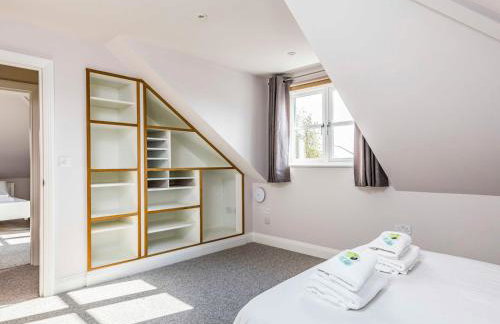 Stylish and fresh 4 bed beach house with garden - Pass the Keys - Foto 17