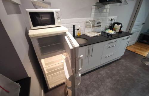 Studio Calme avec Jardin, Tram T6 & Métro D, Proche Hôpital Mermoz et Édouard Herriot - Foto 14