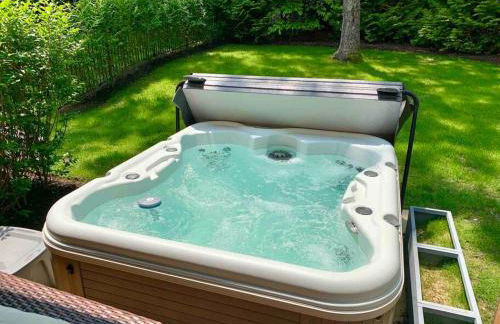 Wooded Oasis and Guest House in Hamptons! - Foto 28