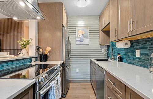 Downtown Seattle Corner Unit with Skyline Views - Photo 26