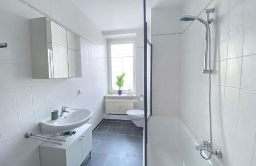 Stilvolle 2 Zimmer Wohnung mit Küche, TV, Waschmaschine - Foto 5