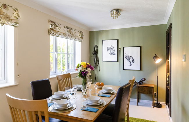 South Downs retreat house with parking - Photo 6