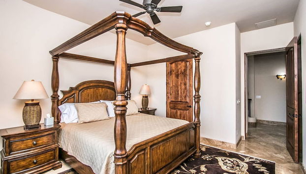 Breathtaking Views From This Hillside Masterpiece - Foto 5, Habitación