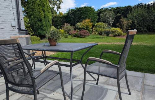 Artist's Hawkhurst Home with Heated Pool & Sauna - Foto 15