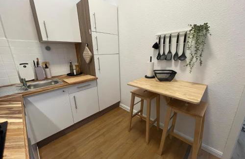 Karizma - Stylisch Design - Innenstadt - Küche - Parkplatz - Internet - Foto 24