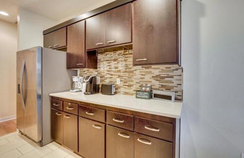 Walk to Autzen Stadium, 3 Mi to UO! Home with Patio - Foto 12