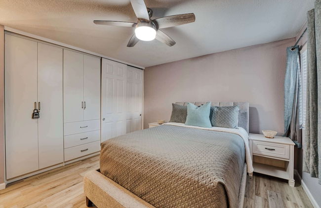 2BR Sleeps 6 Pool BBQ Gym Hot Tub & Bar Hopping! - Foto 2