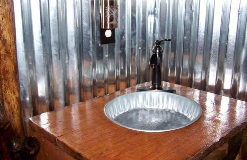 Secluded Watertree Tiny House near Old Hickory Lake – Private Deck, Trails & Breakfast - Foto 19