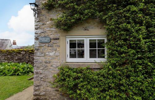 Manor Barn Cottage - Photo 3