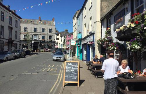 Renovated 2 bed Cottage in Ulverston, Garden with Views - Foto 6