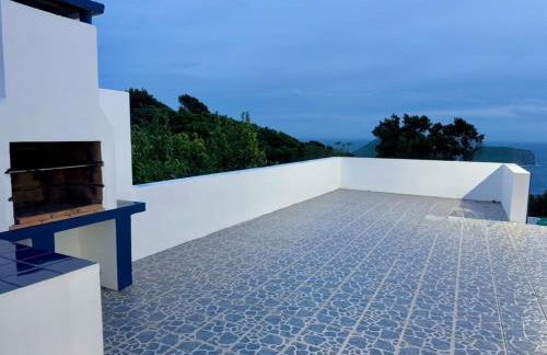 Island View Retreat - Photo 8