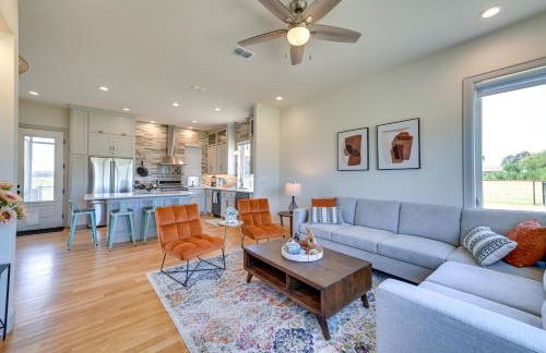 26-Acre Pilot Point Ranch Home with Pool and Mini Golf - Foto 6