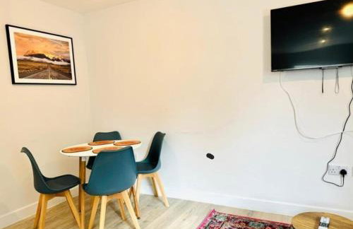 Dover port town centre Comfy Flat with Parking - Foto 8