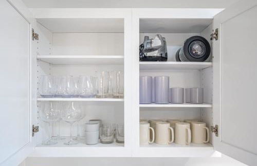 Color Pop Cottage Stylish 2BR with 2 Parking Spots - Foto 21