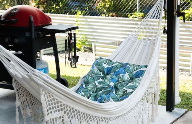 Rosewood Rustic Refuge Pool Outdoor Dining Backyard - Foto 8