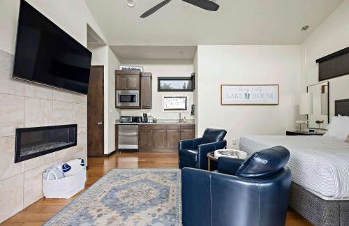 Romantic Lake Retreat - Deck, BBQ Grill & Patio - Foto 10