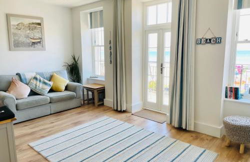 Beachfront with balcony 1st Floor apartment "The Beaches" - Photo 1