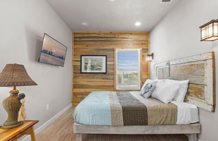 Waterfront Escape w/ Views Shared Pool & Boat Dock Orange Crush by Avantstay - Foto 22