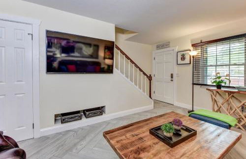 Dog Friendly Home by Flagler Avenue! Fenced Yard and Garage! Walk to the Beach! - Foto 6