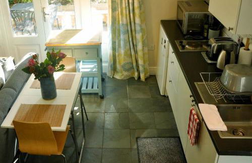 Moseley - House - Sleeps 4 - Parking - Garden - Foto 6