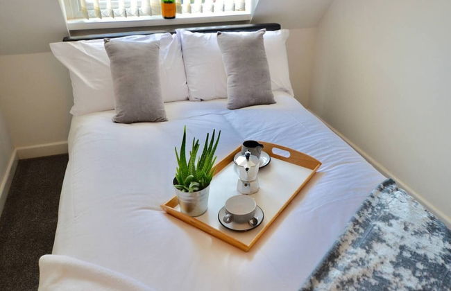 Large 5 Bed House / Wolverhampton + Parking - Foto 7