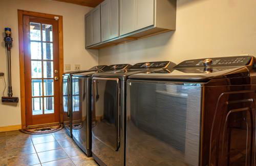 The Lodge Large Cabin, 17 Acres, Playground, Forest Access - Foto 19