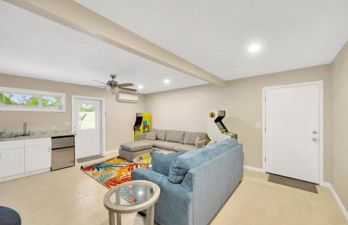 Home ON Key with pool, hot tub, putting green, arcade games, bike & mins to beach! - Foto 41