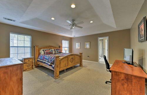 Cozy College Station Home with Patio and Fireplace - Foto 11