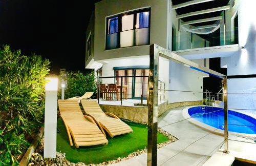 Villa Legacy with privat heating pool - Photo 2