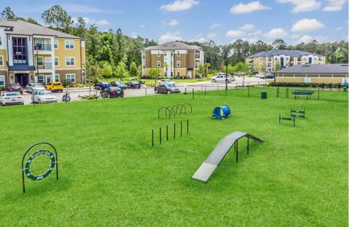 3BR Family Suite | Pool, Games, Gym, Free Parking - Foto 6