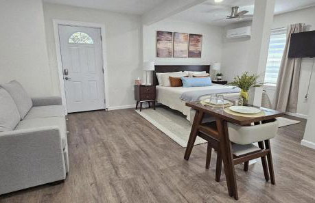 Private Studio Apartment with One King Bed and One Sofa Bed - Foto 5