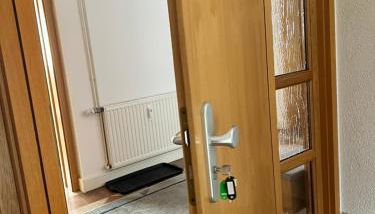 Sehr schöne Wohnung,komplett neu eingerichtet - Foto 3