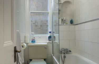 Quiet apartment 1 or 2 bedrooms Local Bus Train Tube - Foto 7