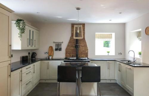 The Manor Barn - Photo 4